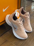 Tênis Nike Running  ideal para corridas, caminhadas, treinamento na academia