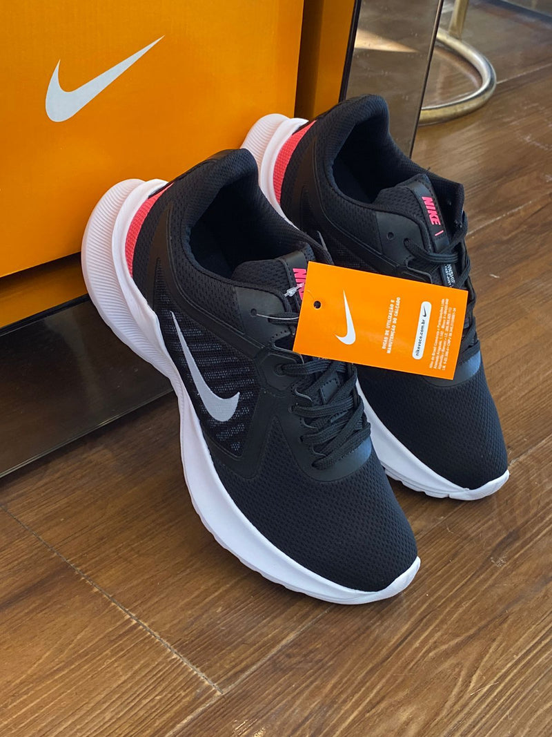Tênis Nike Running  ideal para corridas, caminhadas, treinamento na academia